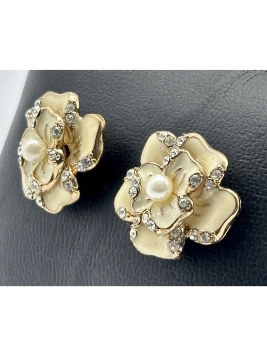 Vintage Enameled Dogwood Post Earrings Cream Enamel Faux Pearl Clear Rhinestones - Picture 3 of 8